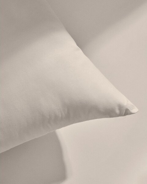 Poduszka 70x70 cm Fluff – Kave Home