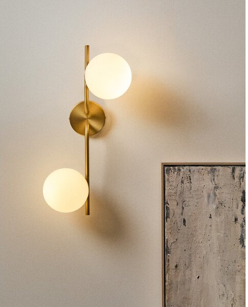 Kinkiet w biało-złotym kolorze Brisia – Kave Home