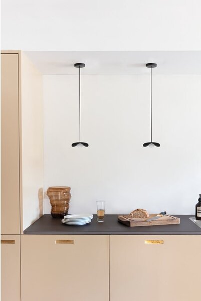Czarna lampa wisząca Rosette mini – UMAGE