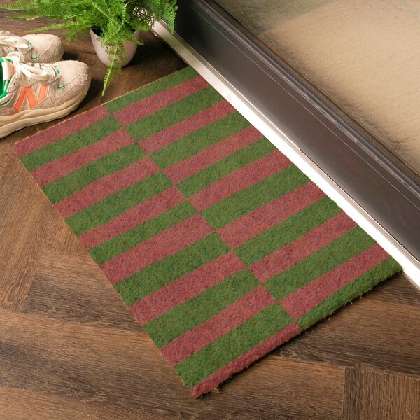 Wycieraczka z włókna kokosowego 40x60 cm Pink & Green Half Stripes – Artsy Doormats