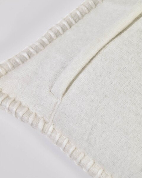 Poszewka na poduszkę z mieszanki wełny 45x45 cm Augustina – Kave Home