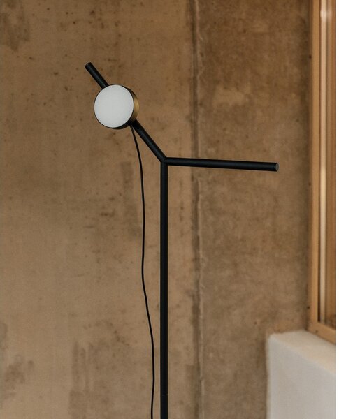 Czarna lampa stojąca LED ze ściemniaczem (wysokość 160 cm) Orey – Kave Home
