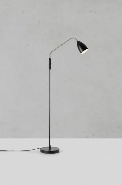 Czarna lampa stojąca LED ze ściemniaczem i metalowym kloszem (wysokość 140 cm) Patro – Markslöjd