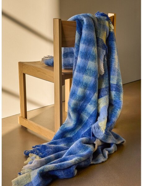 Niebieski koc z mieszanki wełny 140x200 cm Loom – Hübsch