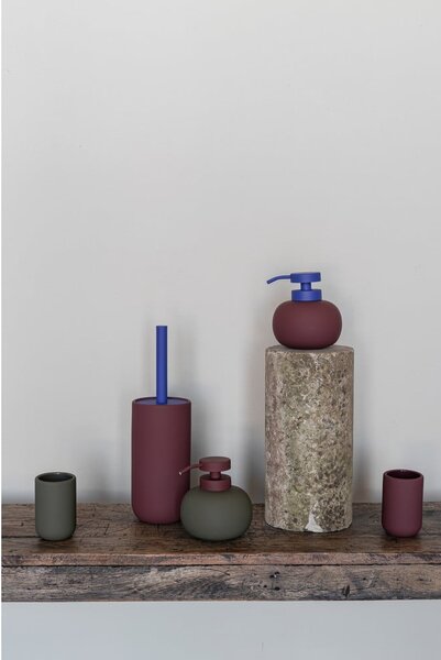 Ciemnofioletowy kubek na szczoteczki do zębów ceramiczny Lotus Play – Mette Ditmer Denmark
