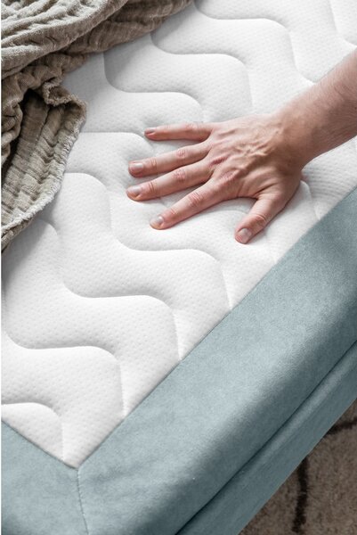 Jasnoniebieska aksamitna rozkładana sofa 225 cm Charming Charlie – Miuform