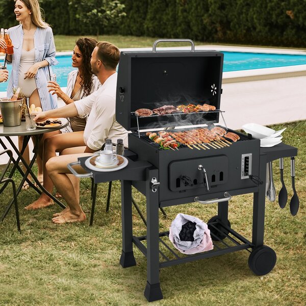 Grill na węgiel drzewny z półkami