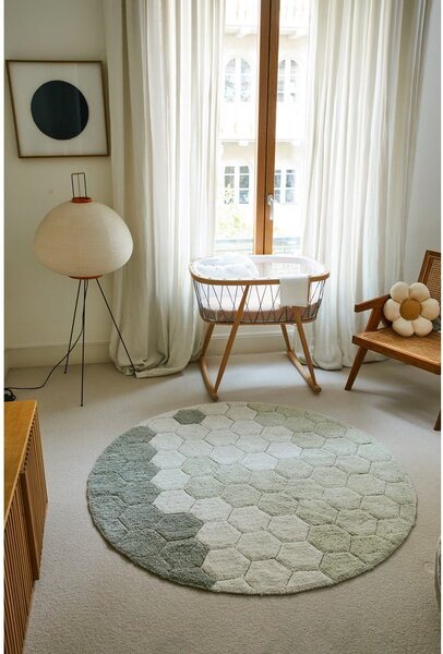Jasnozielony bawełniany okrągły dywan tkany ręcznie odpowiedni do prania ø 140 cm Honeycomb Blue Sage – Lorena Canals
