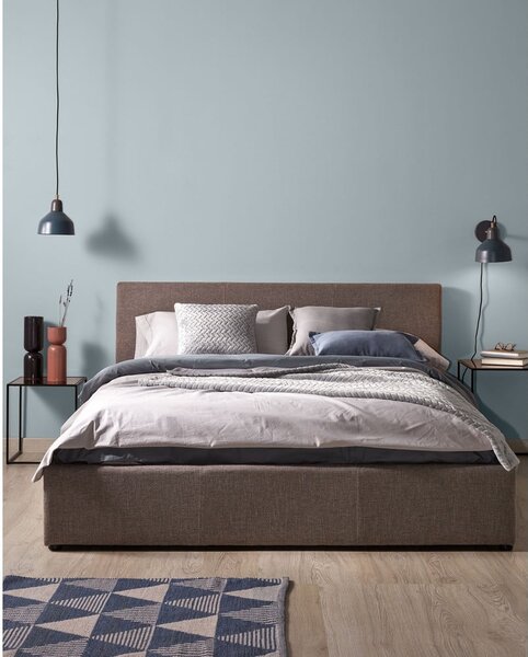 Szare tapicerowane łóżko dwuosobowe ze schowkiem i stelażem 180x200 cm Nahiri – Kave Home