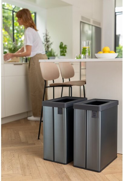 Szary kosz na śmieci do segregacji odpadów z plastiku z recyklingu 54 l Verto Recycle – Curver