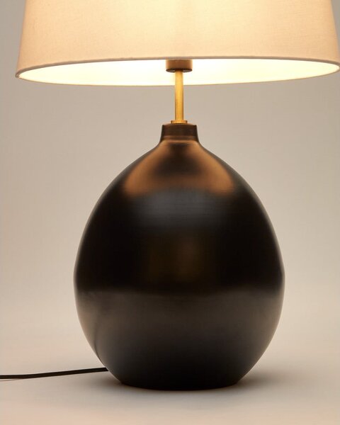 Czarno-biała lampa stołowa z tekstylnym kloszem (wysokość 72 cm) Foixa – Kave Home