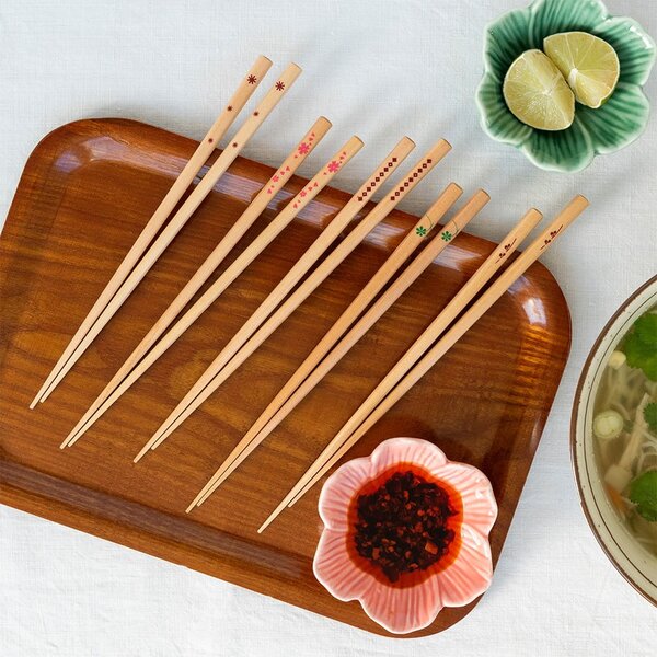 Drewniany zestaw pałeczek w naturalnym kolorze 5 szt. Delicate – Rex London
