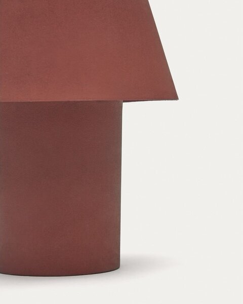 Lampa stołowa w kolorze terakoty z metalowym kloszem (wysokość 30 cm) Canapost – Kave Home