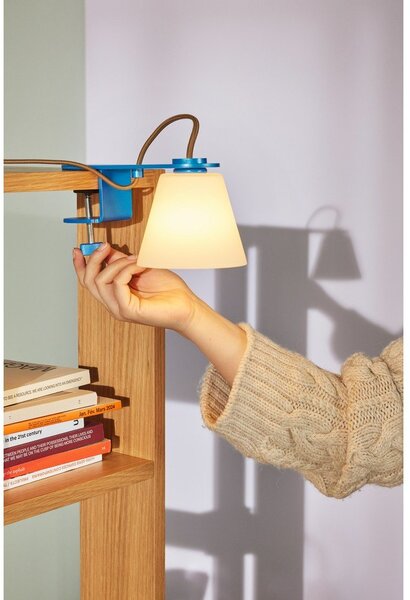Niebieska lampa stołowa ze szklanym kloszem (wysokość 23 cm) Lure – Hübsch
