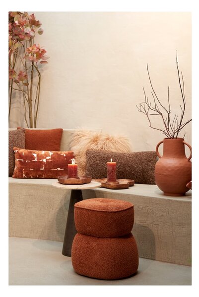 Pomarańczowy puf z materiału bouclé Leyla – Light & Living