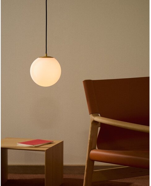 Biała/w kolorze złota metalowa lampa wisząca ze szklanym kloszem ø 15 cm Brisia – Kave Home
