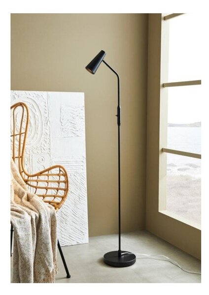Czarna lampa stojąca Markslöjd Crest, wys. 145 cm