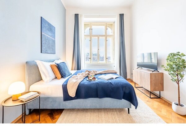 Niebieskie tapicerowane łóżko dwuosobowe ze stelażem 160x200 cm Noira Slim – Bonami Selection