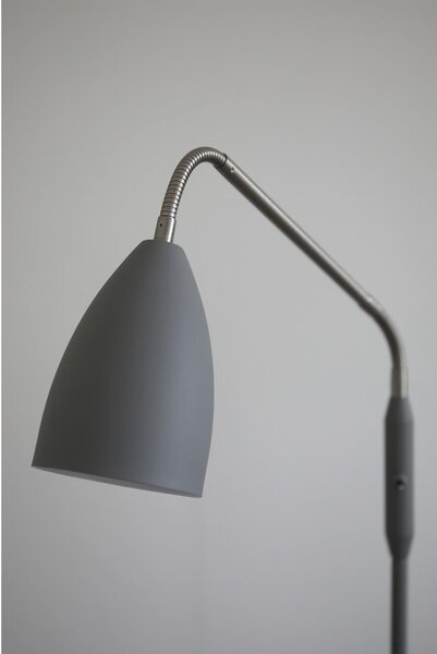 Szara lampa stojąca LED ze ściemniaczem i metalowym kloszem (wysokość 140 cm) Patro – Markslöjd
