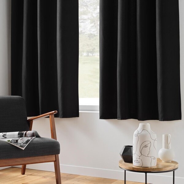 Czarna zasłona termiczna częściowo zaciemniająca (dimout) z mikrowłókna 135x180 cm Micropolar – douceur d'intérieur