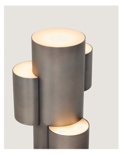 Czarna metalowa lampa stołowa LED ze ściemniaczem (wysokość 26,5 cm) Adrina – Kave Home