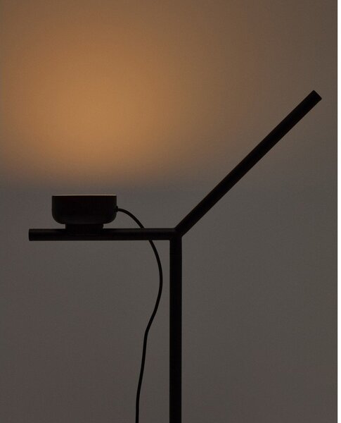 Czarna metalowa lampa stołowa LED ze ściemniaczem (wysokość 61,5 cm) Orey – Kave Home