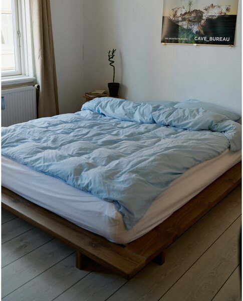 Brązowe łóżko jednoosobowe z litego drewna sosnowego ze stelażem 120x200 cm Japan – Karup Design