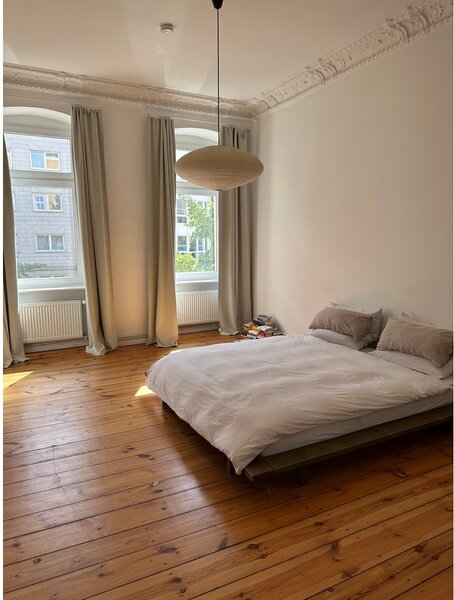 Brązowe łóżko jednoosobowe z litego drewna sosnowego ze stelażem 120x200 cm Japan – Karup Design
