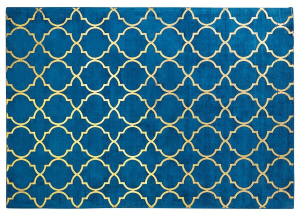 Dywan z wiskozy ze złotym wzorem marokańska koniczyna 160 x 230 cm niebieski Yelki Beliani