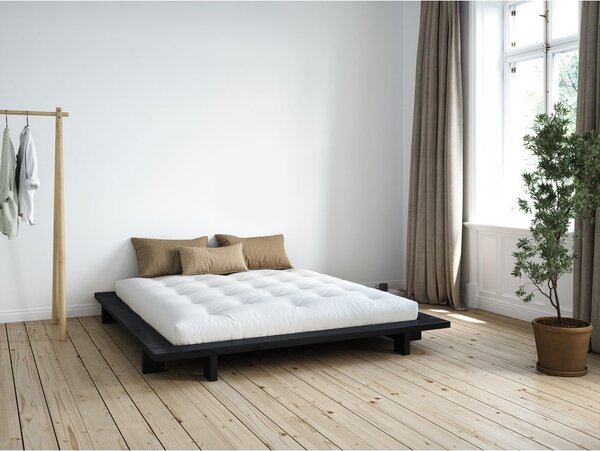 Czarne podwójne łóżko z drewna sosnowego z rusztem 140x200 cm Japan - Karup Design