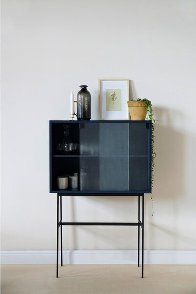 Ciemnoniebieska witryna z drzwiami przesuwnymi 70x109x40 cm Lekko – noo.ma