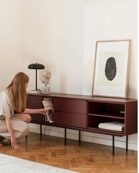 Bordowa szafka pod TV 189x61x42 cm Mod – noo.ma