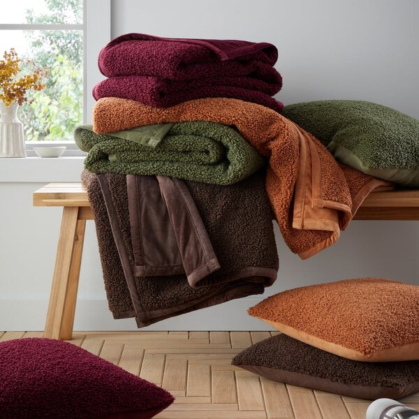 Brązowy koc z mikropluszu 130x170 cm Velvet Boucle – Catherine Lansfield