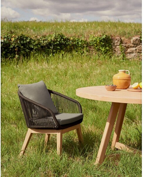 Czarny drewniany fotel ogrodowy Portalo – Kave Home