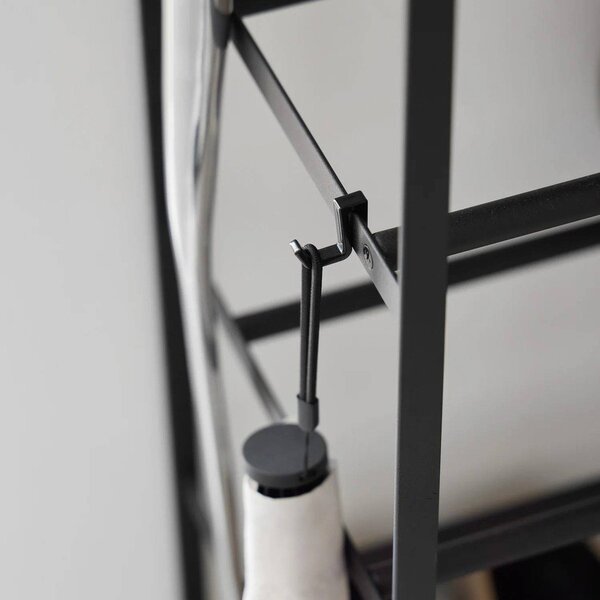 Czarny metalowy regał na buty 90,5x87x26 cm Tower – YAMAZAKI