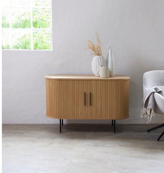 Komoda w dekorze dębu z drzwiami przesuwnymi w naturalnym kolorze 120x76x45 cm Nola – Unique Furniture