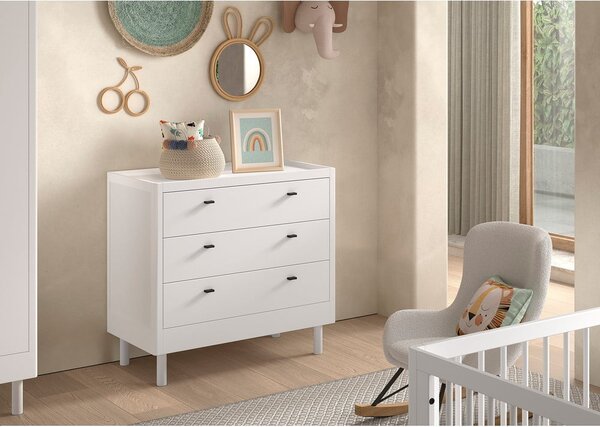 Biała komoda dziecięca z litego drewna bukowego 100x95x55 cm Forrest – Vipack
