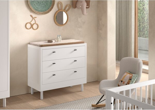 Biała komoda dziecięca z litego drewna bukowego 100x95x55 cm Forrest – Vipack
