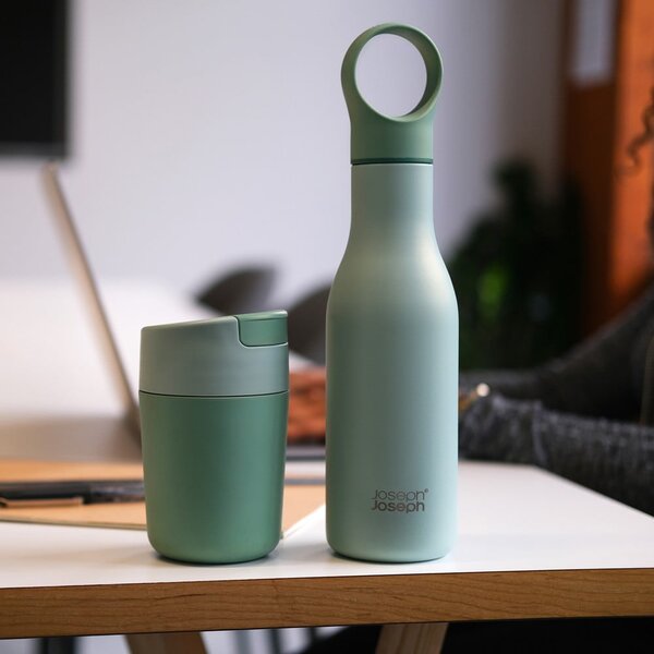 Miętowa podróżna butelka ze stali nierdzewnej 500 ml Loop – Joseph Joseph