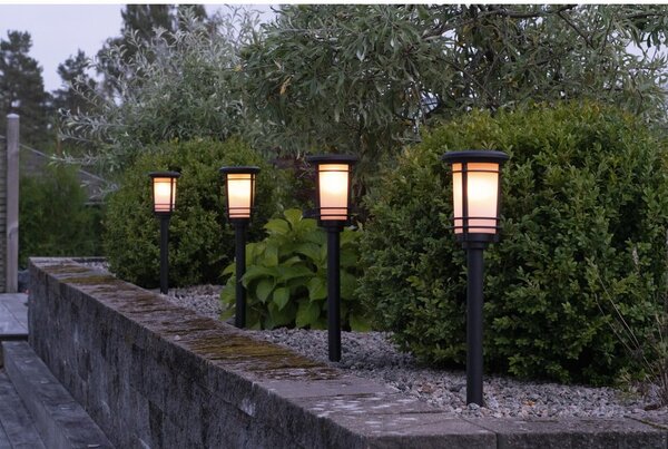 Ogrodowa lampa solarna LED Star Trading Flame, wys. 53 cm