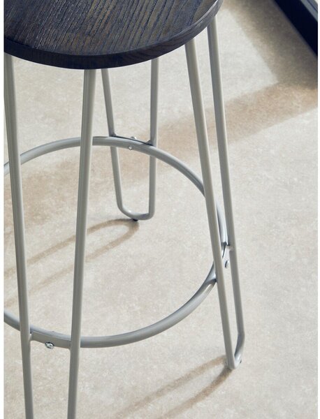 Szary/w ciemnym naturalnym kolorze hoker z litego drewna wiązu (wysokość siedziska 75 cm) District – Premier Housewares