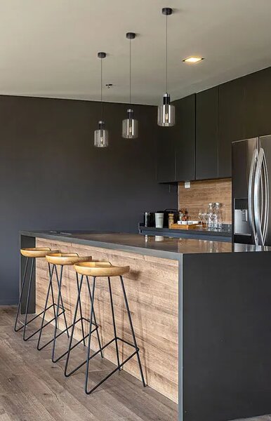 Pojedyncza lampa wisząca ze szklanym kloszem H9-E53