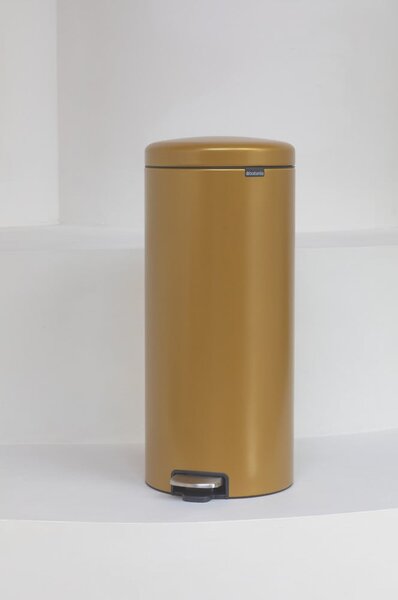 Stalowy kosz na śmieci z pedałem w kolorze złota 30 l NewIcon – Brabantia