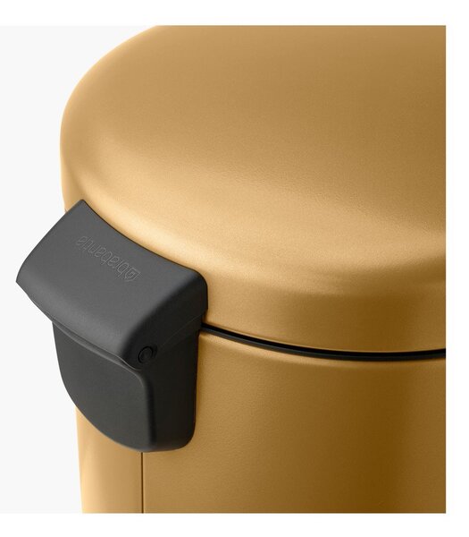 Stalowy kosz na śmieci z pedałem w kolorze złota 30 l NewIcon – Brabantia