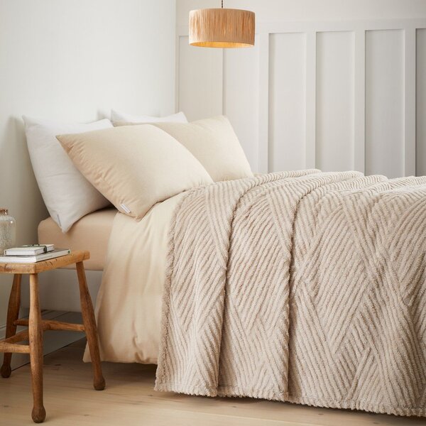 Narzuta w naturalnym kolorze 230x220 cm Heat Buddy Super Thermal – Catherine Lansfield
