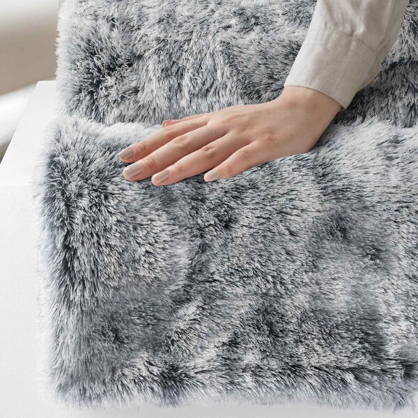 Szary koc ze sztucznego futra 180x220 cm Antartic – douceur d'intérieur