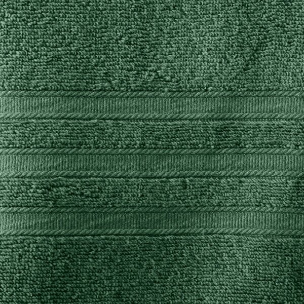 Ciemnozielony bawełniany ręcznik kąpielowy frotte 70x120 cm Zero Twist – Catherine Lansfield