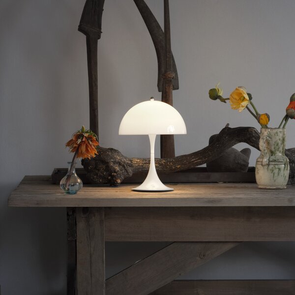 Zewnętrzna Lampa Louis Poulsen, Panthella Portable, ściemnialny, biały, taras, aluminium, design