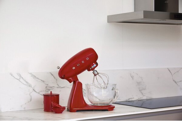Czerwony robot kuchenny 50's Retro Style – SMEG