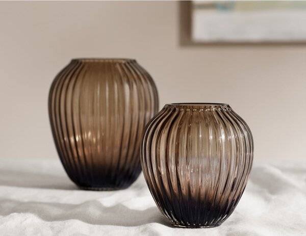 Brązowy szklany wazon Kähler Design Hammershøi, wys. 14 cm
